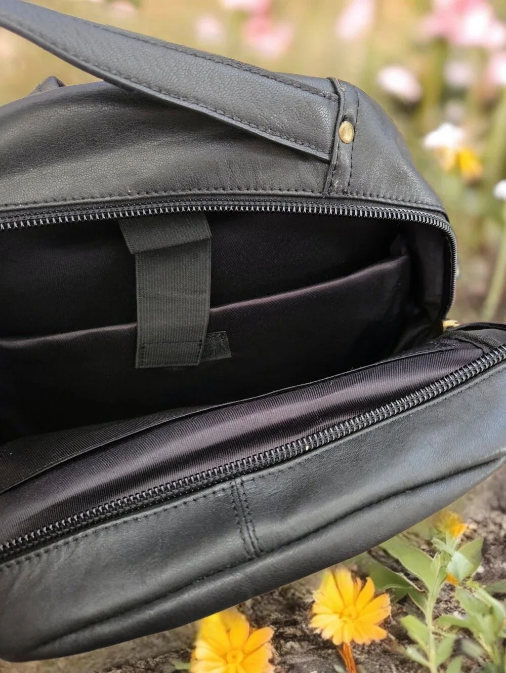 New Chaps genune leather backpack bag great for laptop